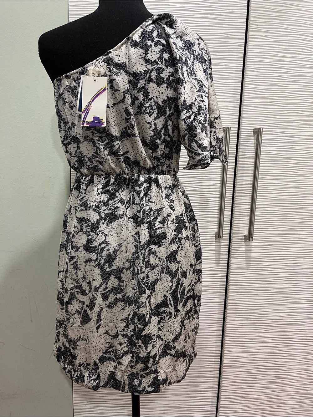 imaginary voyage Black & White One-Shoulder Floral Mini Dress